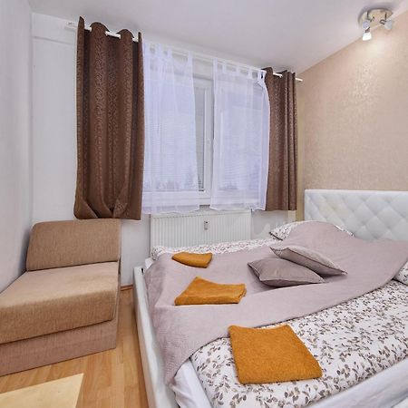 Destiny Apartment บราติสลาวา ภายนอก รูปภาพ